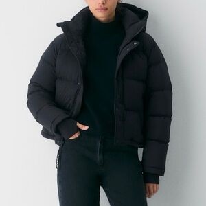 Aritzia Super Puff Shorty - brand new